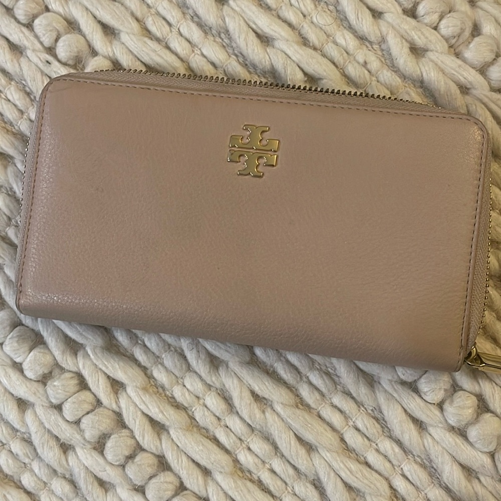 Tory Burch wallet